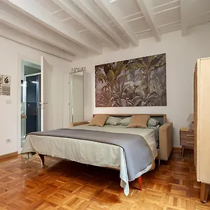https://appartamento-porta-ticinese-navigli.italymilanhotels.net